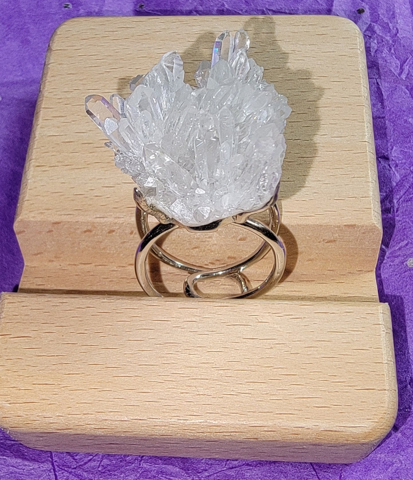 Quartz ring. Adjustable